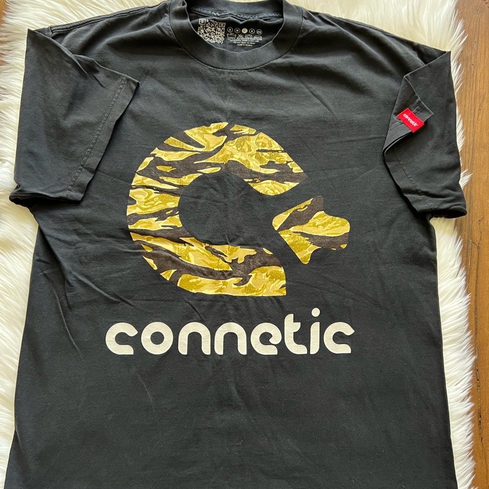 Connetic camouflage mens graph T-Shirt size Large